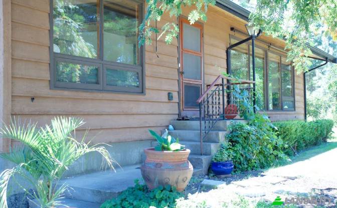 Single Family Home for Sale Hall Rd, Kelowna. Photo#3 Single Family Home for Sale Hall Rd, Kelowna. Photo#3