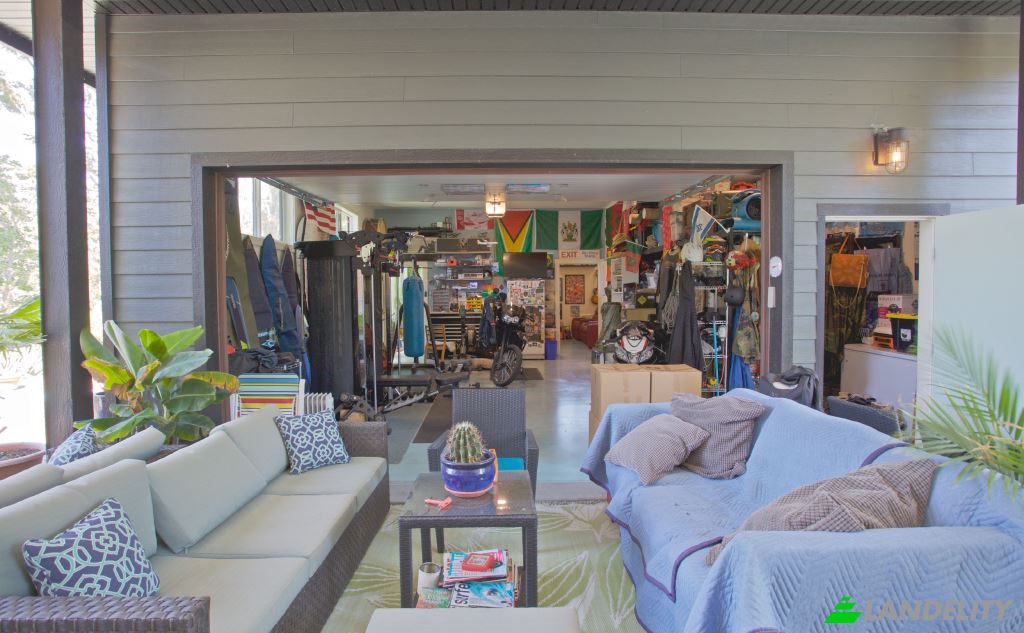 Single Family Home for Sale Hall Rd, Kelowna, Central Okanagan, British Columbia, Canada. Photo 4