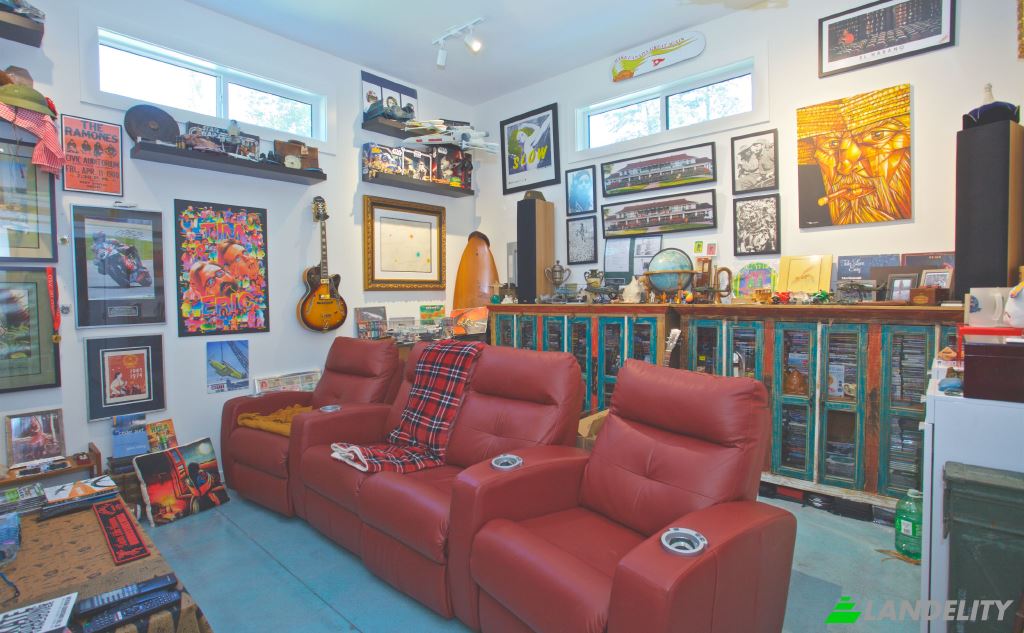 Single Family Home for Sale Hall Rd, Kelowna, Central Okanagan, British Columbia, Canada. Photo 5