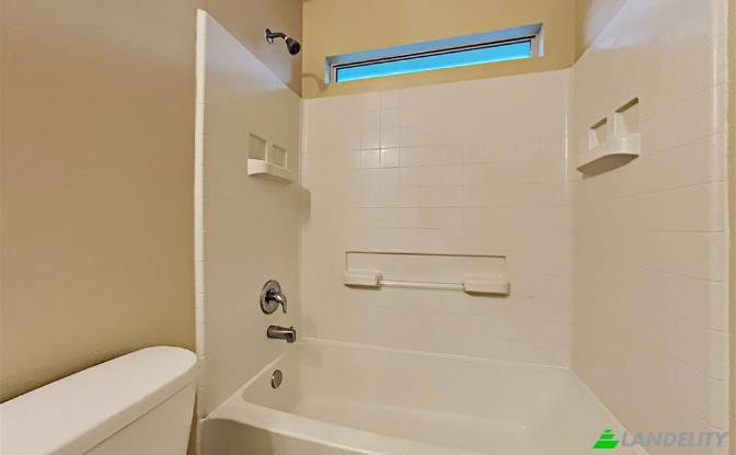 Single Family Home for Rent Lakeview Trail. Photo#4