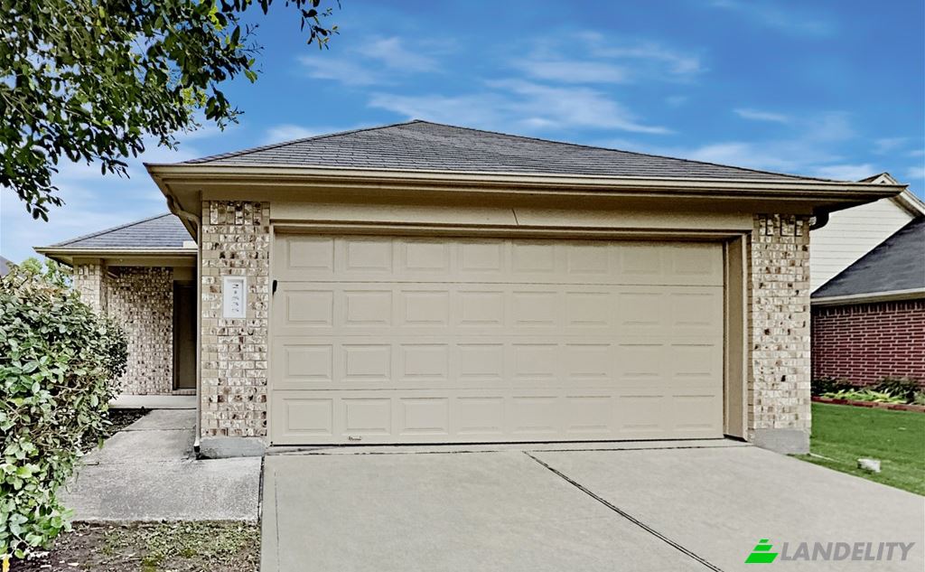 Single Family Home for Rent Lakeview Trail, McQueeney, Guadalupe County, Texas, United States, TX 78123, USA. Photo 1