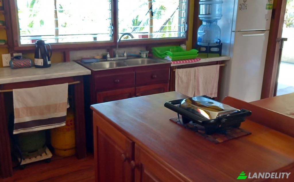 Single Family Home for Sale Barrio Sally Peachy, Little Hill, next to Fay Downs, Corn Island 82100, Corn Islands, South Caribbean Coast Autonomous Region, Nicaragua. Photo 6