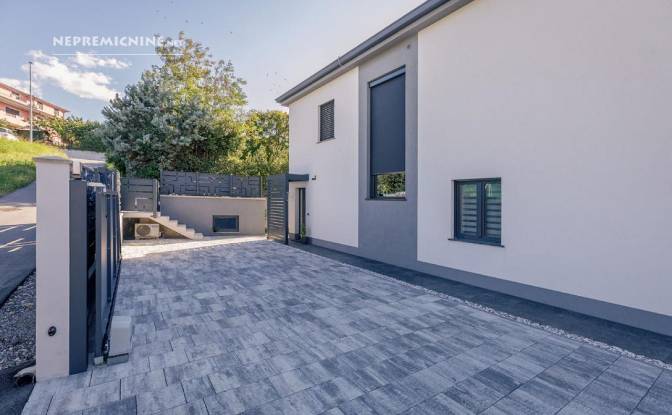 Villa for Sale Cesta Ivana Starca 4i, 6000 Koper. Photo#3