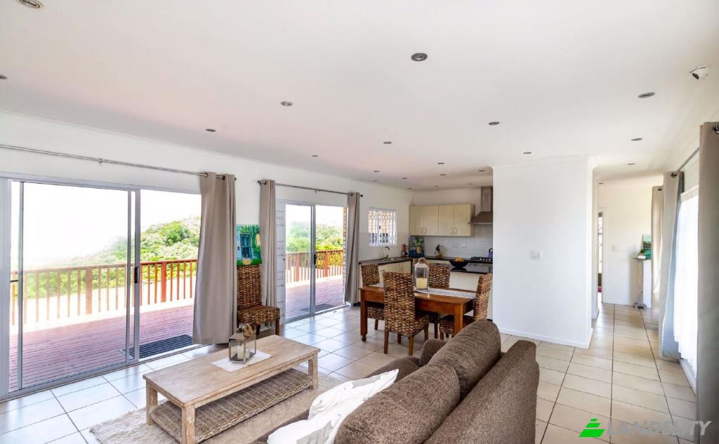 Single Family Home for Sale Zaminyama Dr, East London, Buffalo City Metropolitan Municipality, Eastern Cape, South Africa. Photo 9