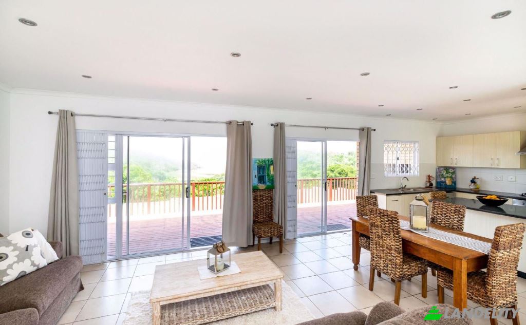 Single Family Home for Sale Zaminyama Dr, East London, Buffalo City Metropolitan Municipality, Eastern Cape, South Africa. Photo 11