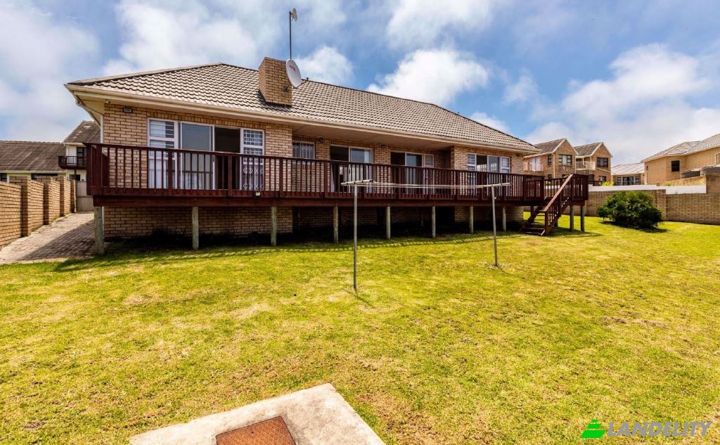 Single Family Home for Sale Zaminyama Dr, East London, Buffalo City Metropolitan Municipality, Eastern Cape, South Africa. Photo 3