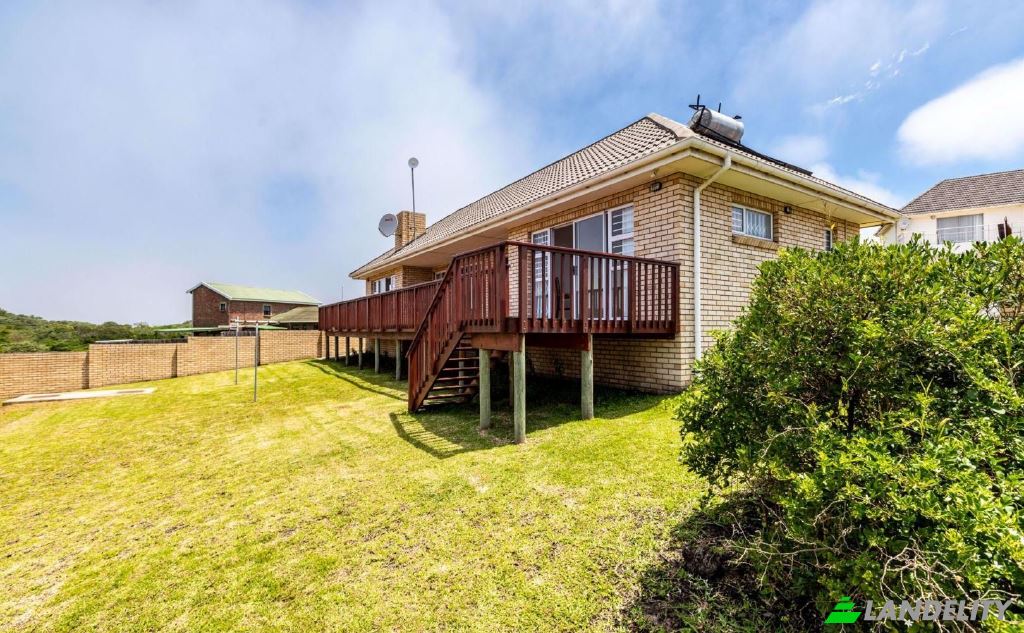 Single Family Home for Sale Zaminyama Dr, East London, Buffalo City Metropolitan Municipality, Eastern Cape, South Africa. Photo 4