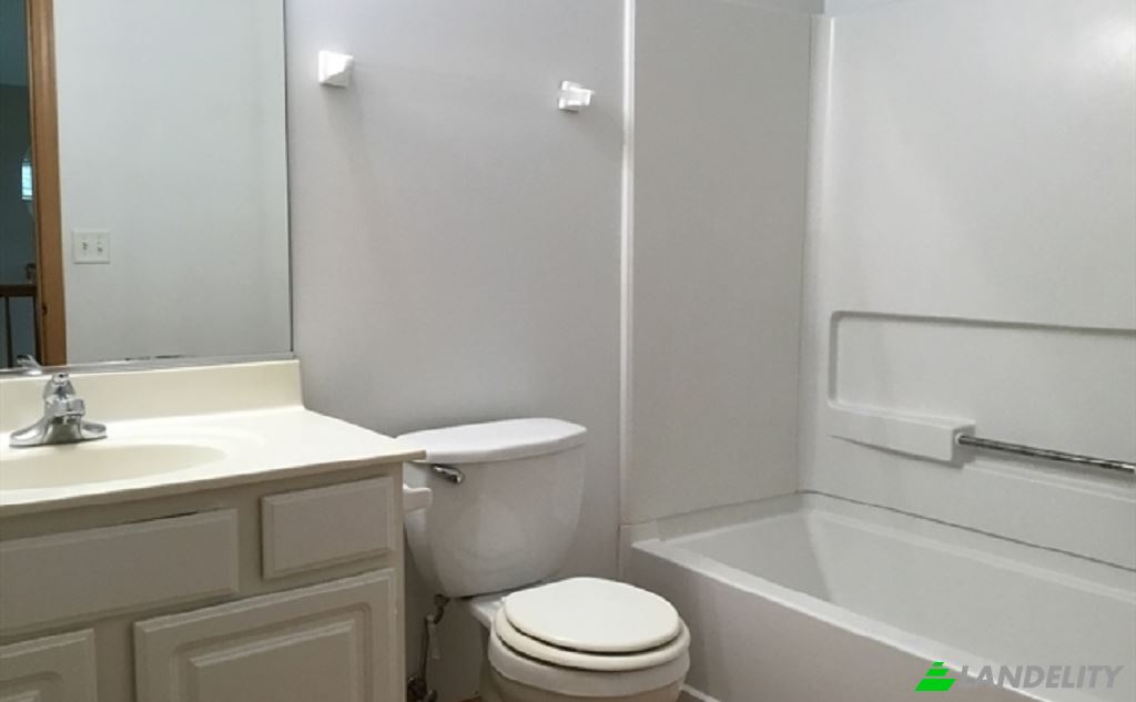 Single Family Home for Rent 21557 Eich Dr, Crest Hill, Will County, Illinois, United States, IL 60403, USA. Photo 1