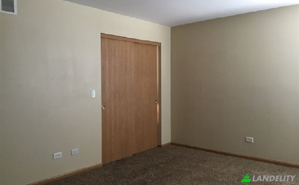 Single Family Home for Rent 21557 Eich Dr, Crest Hill, Will County, Illinois, United States, IL 60403, USA. Photo 15