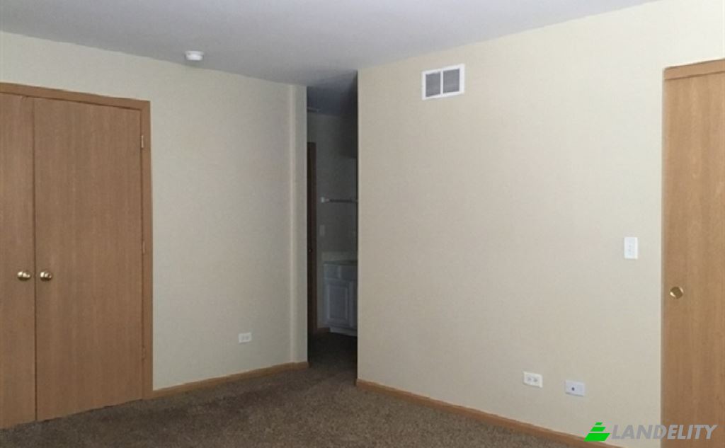 Single Family Home for Rent 21557 Eich Dr, Crest Hill, Will County, Illinois, United States, IL 60403, USA. Photo 16