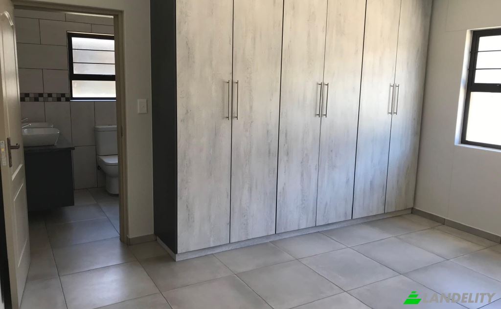 Single Family Home for Sale Topaz St, Hentiesbaai, Erongo Region, Namibia. Photo 3