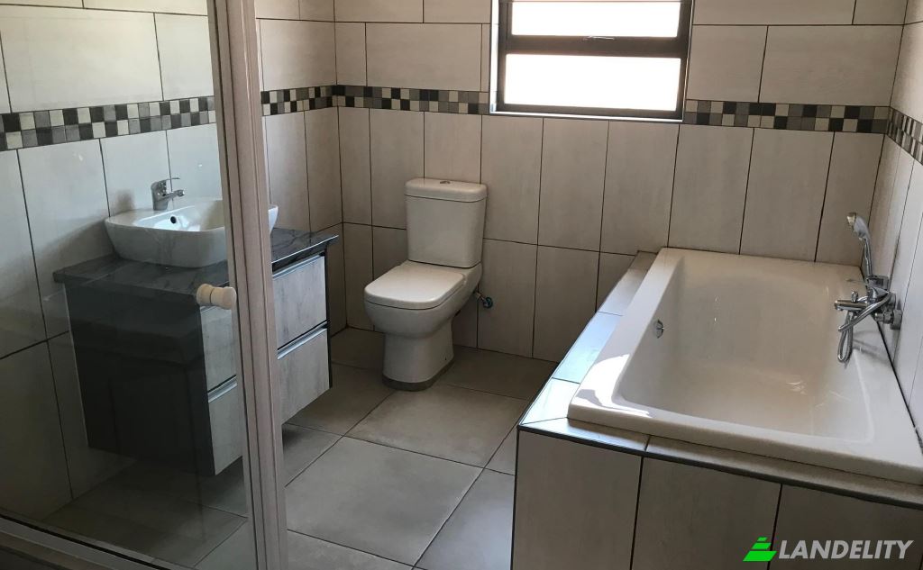 Single Family Home for Sale Topaz St, Hentiesbaai, Erongo Region, Namibia. Photo 5