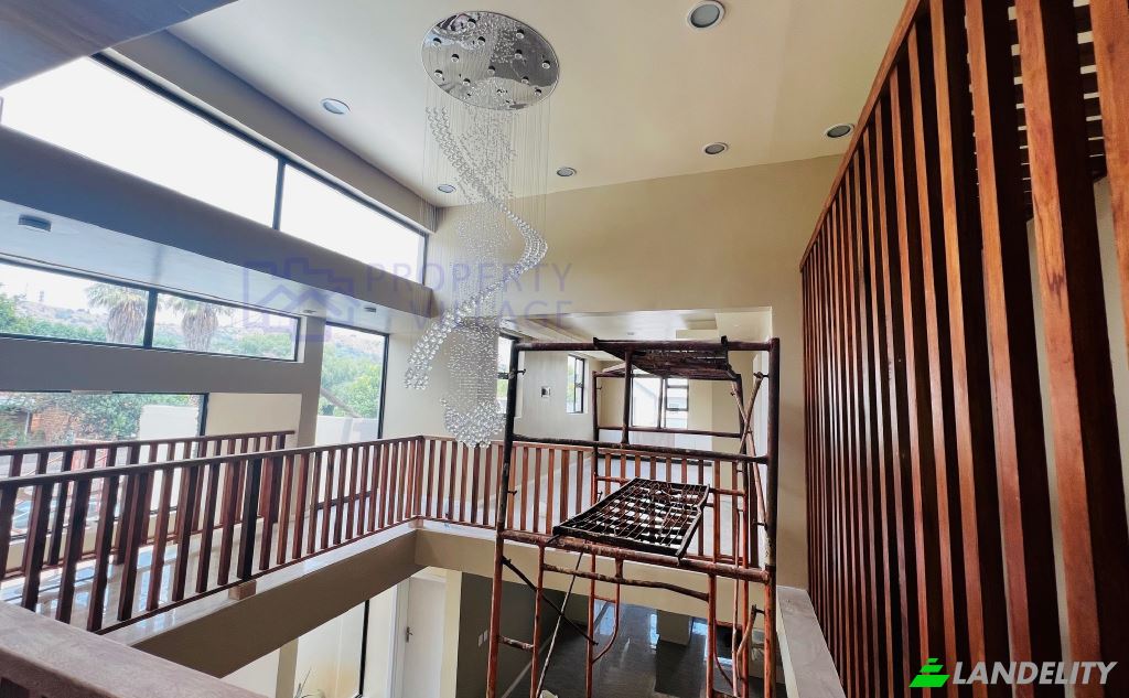 Single Family Home for Sale Syringa Ln, Bedfordview, Germiston, Ekurhuleni Metropolitan Municipality, Gauteng, South Africa. Photo 16