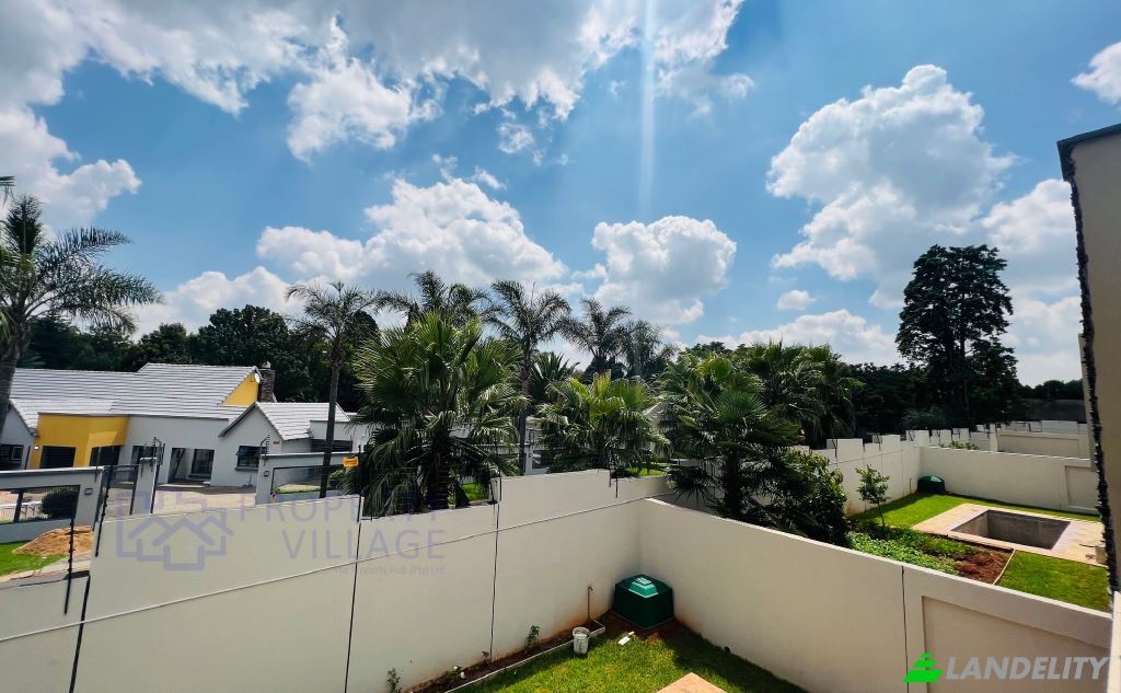 Single Family Home for Sale Syringa Ln, Bedfordview, Germiston, Ekurhuleni Metropolitan Municipality, Gauteng, South Africa. Photo 2