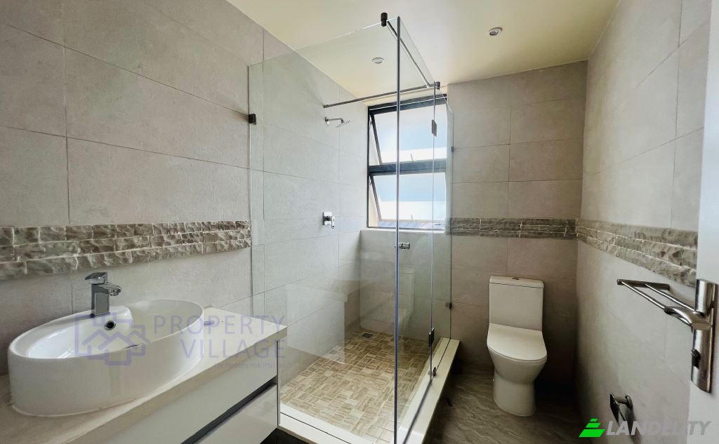 Single Family Home for Sale Syringa Ln, Bedfordview, Germiston, Ekurhuleni Metropolitan Municipality, Gauteng, South Africa. Photo 8