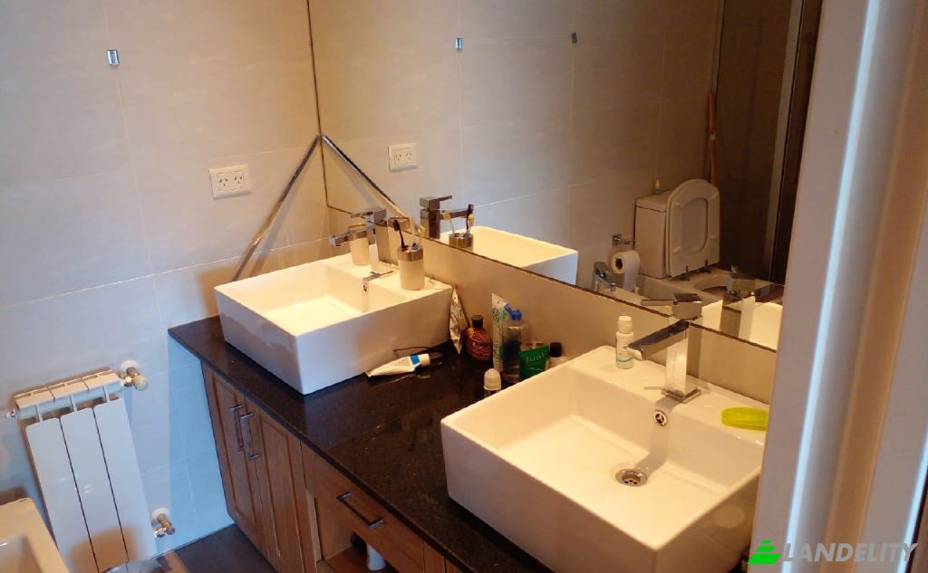 Apartment for Sale Mitre, San Carlos de Bariloche, Bariloche Department, Rio Negro, Argentina. Photo 4