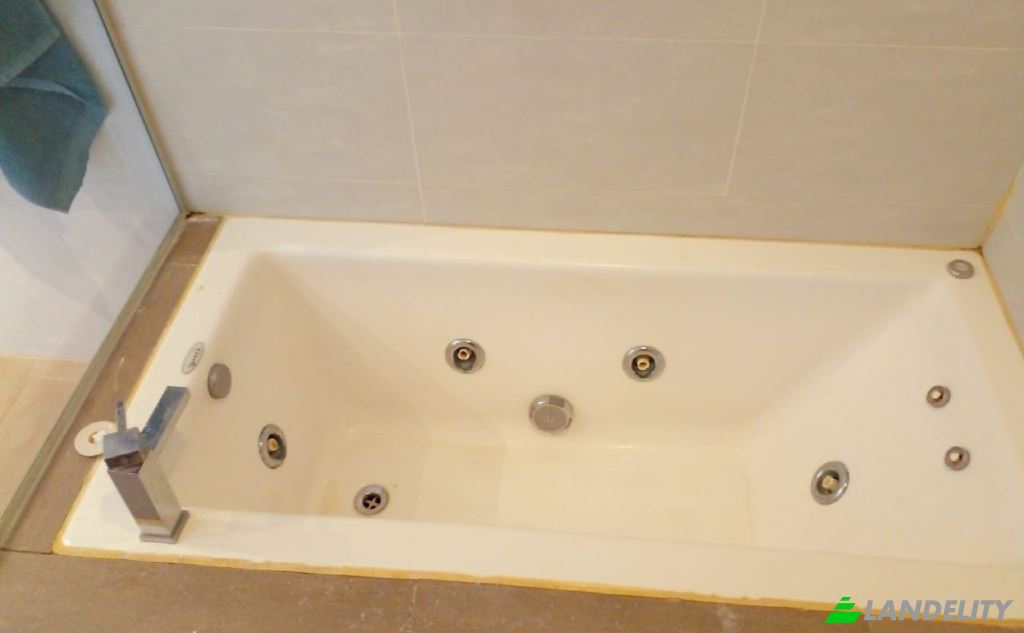 Apartment for Sale Mitre, San Carlos de Bariloche, Bariloche Department, Rio Negro, Argentina. Photo 3