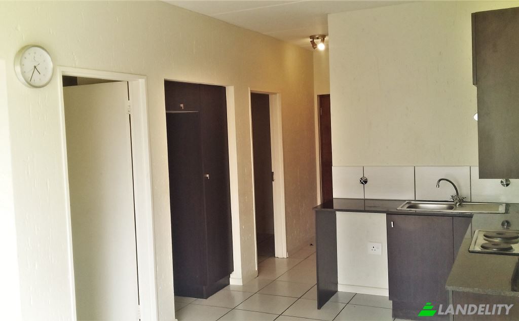 Apartment for Sale Greenwich Village, Rietfontein Ir, Sandton, City of Johannesburg Metropolitan Municipality, Gauteng, South Africa. Photo 6