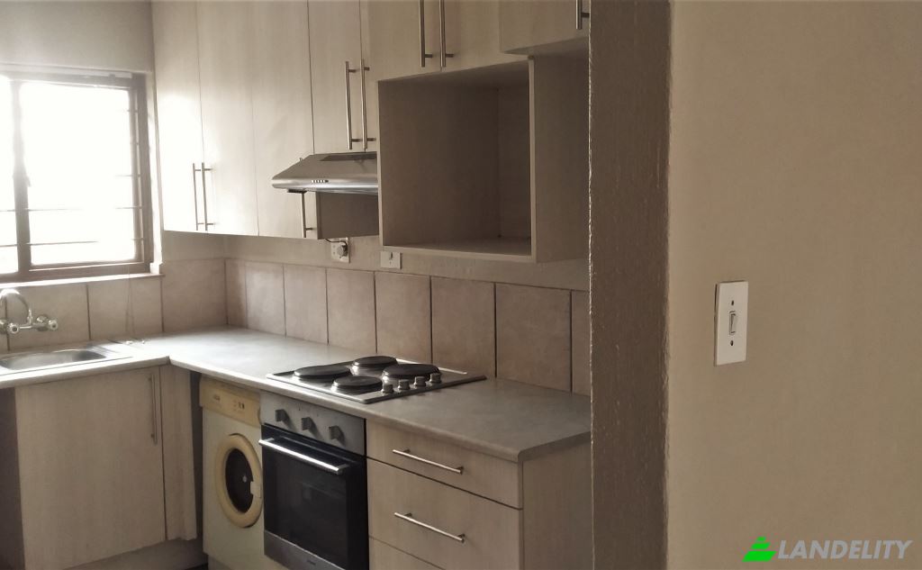Apartment for Sale Mount Fletcher St, Paulshof, Sandton, City of Johannesburg Metropolitan Municipality, Gauteng, South Africa. Photo 11