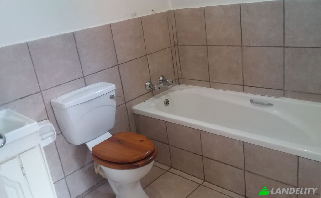 Apartment for Sale Mount Fletcher St, Paulshof, Sandton, City of Johannesburg Metropolitan Municipality, Gauteng, South Africa. Photo 16