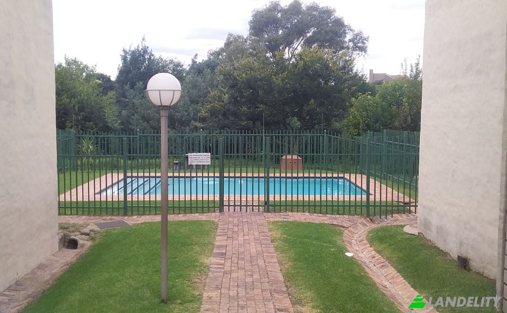 Apartment for Sale Mount Fletcher St, Paulshof, Sandton, City of Johannesburg Metropolitan Municipality, Gauteng, South Africa. Photo 20