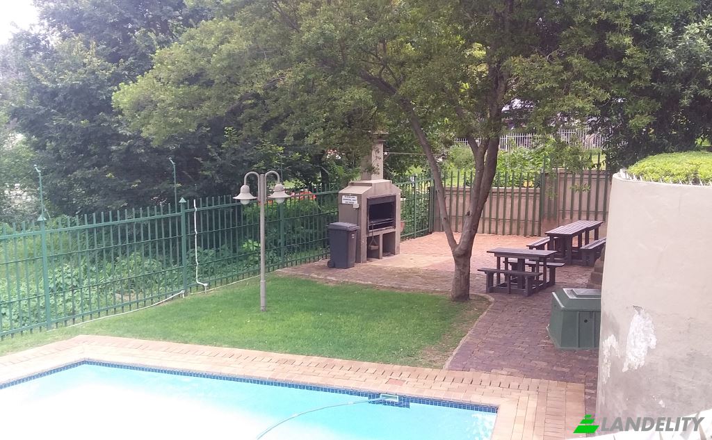Apartment for Sale Mount Fletcher St, Paulshof, Sandton, City of Johannesburg Metropolitan Municipality, Gauteng, South Africa. Photo 25