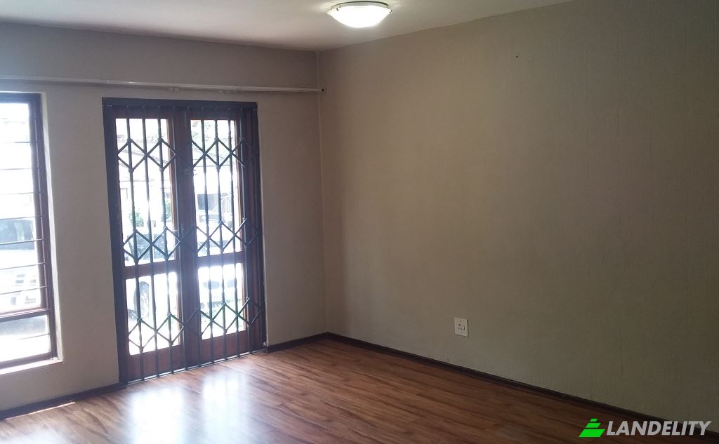 Apartment for Sale Mount Fletcher St, Paulshof, Sandton, City of Johannesburg Metropolitan Municipality, Gauteng, South Africa. Photo 8