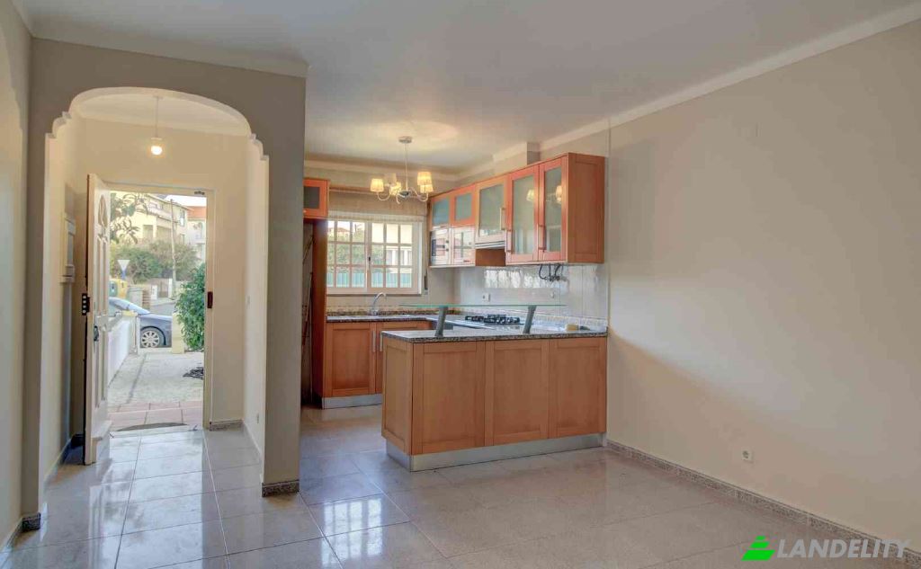 Single Family Home for Sale do Campismo, Lourinha, Lisbon, Portugal. Photo 8