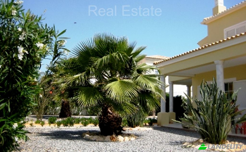 Single Family Home for Sale Rainha Dona Amelia, Parchal, Lagoa, Faro District, Portugal. Photo 2