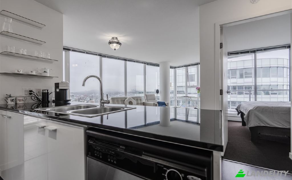 Apartment for Rent Haywood Ave, West Vancouver, Metro Vancouver, British Columbia, Canada. Photo 4