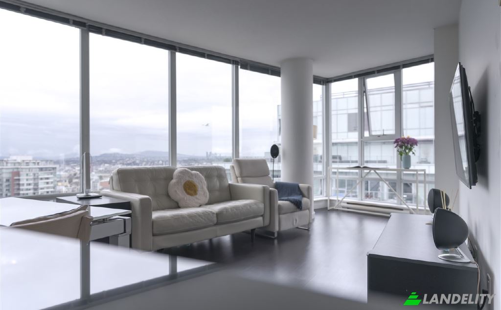 Apartment for Rent Haywood Ave, West Vancouver, Metro Vancouver, British Columbia, Canada. Photo 2