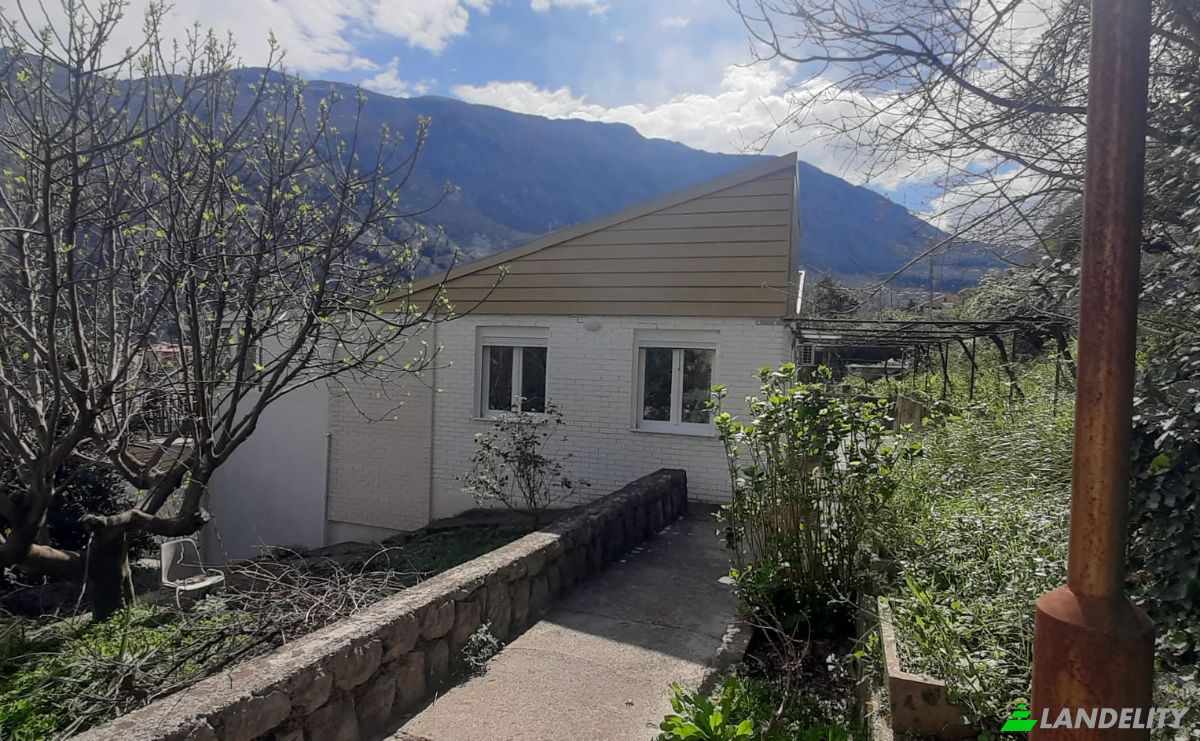 Villa for Sale P22, Skaljari, Kotor Municipality, Montenegro. Photo 3