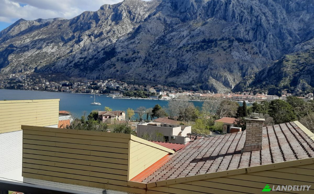 Villa for Sale P22, Skaljari, Kotor Municipality, Montenegro. Photo 6