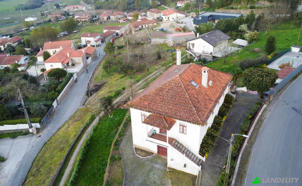 Townhouse for Sale Av Padre Antonio Ferrera 79, 4770 Mogege, Ronfe, Vila Nova de Famalicao, Braga, Portugal. Photo 1