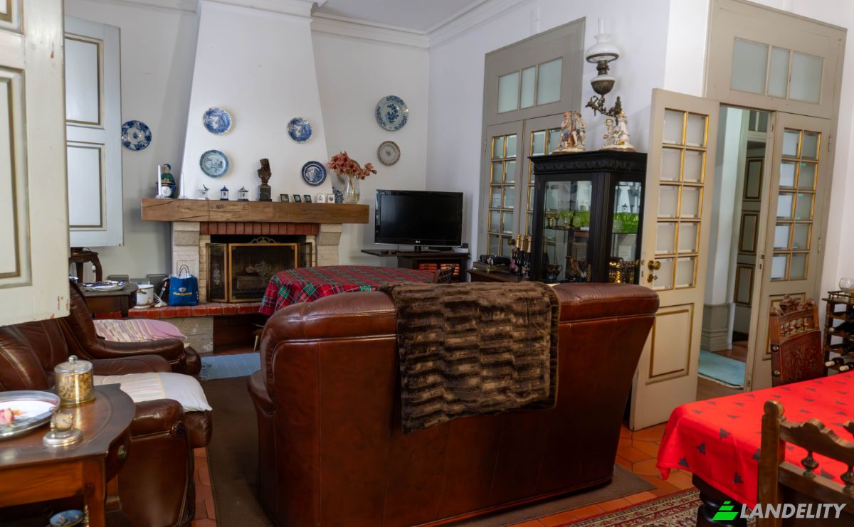 Townhouse for Sale Av Padre Antonio Ferrera 79, 4770 Mogege, Ronfe, Vila Nova de Famalicao, Braga, Portugal. Photo 5