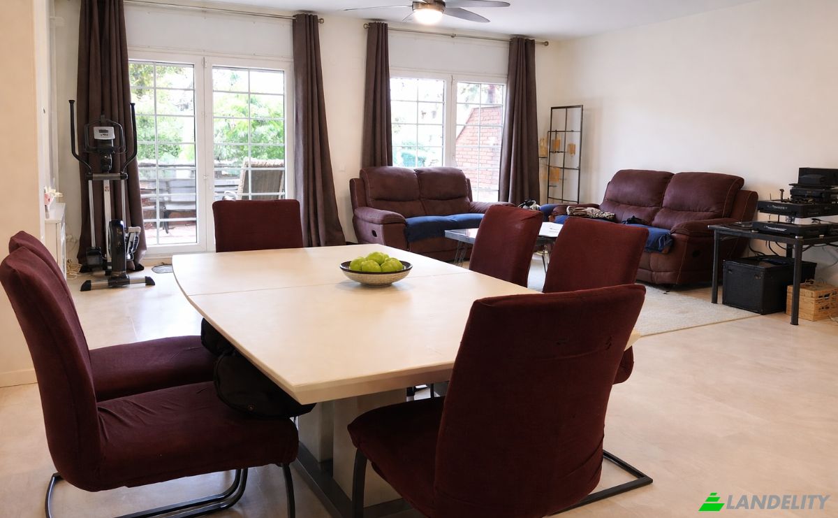 Townhouse for Sale Carrer de Tamarit, Gava, Barcelona, Catalonia, Spain. Photo 1