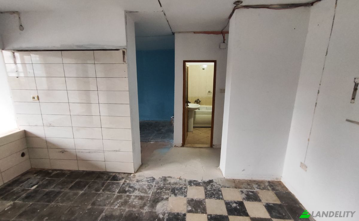 Apartment for Sale Bulevardi Qemal Stafa 10, Elbasan, Elbasan County, Albania. Photo 19