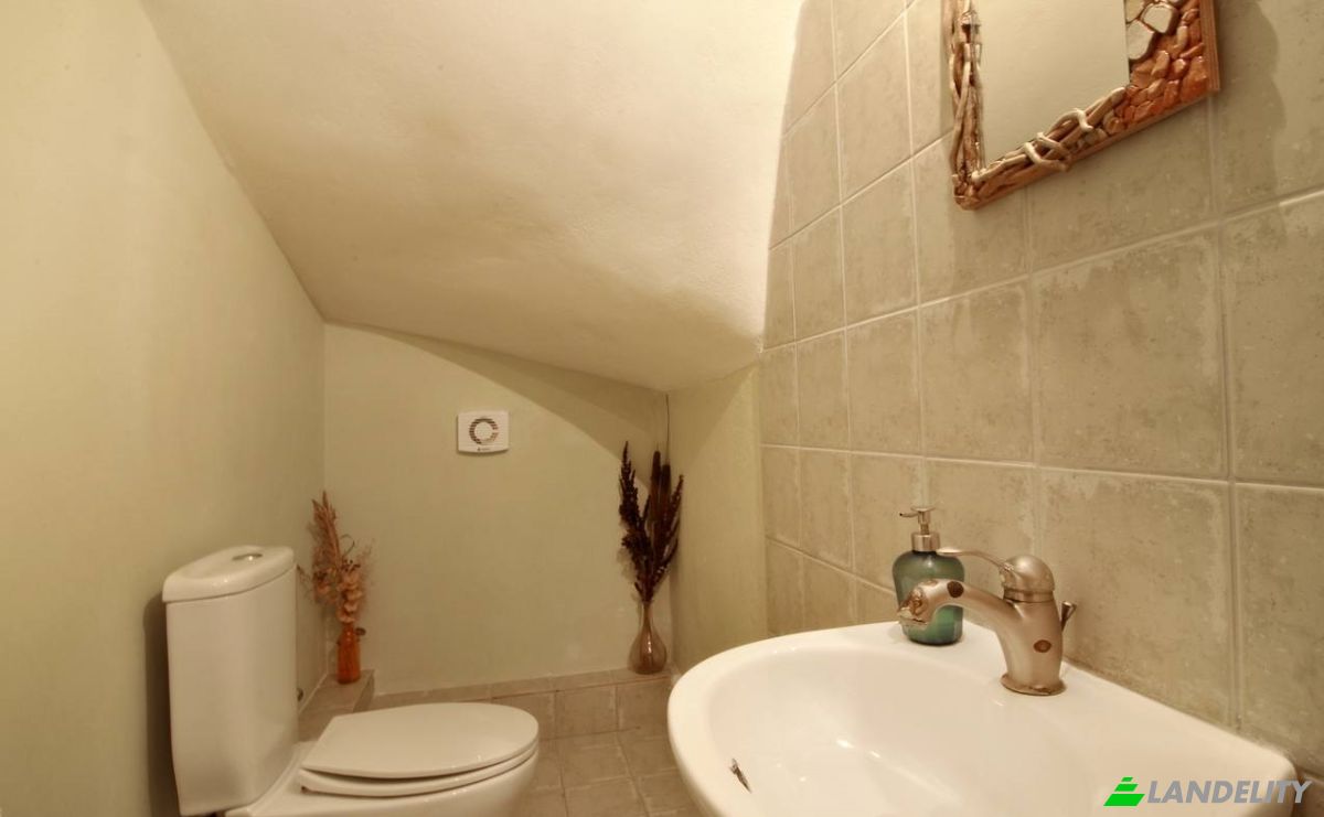 Single Family Home for Sale Perama 490 84, Perama, Ionian Islands, Decentralized Administration of Peloponnese, Western Greece and the Ionian, Greece. Photo 14