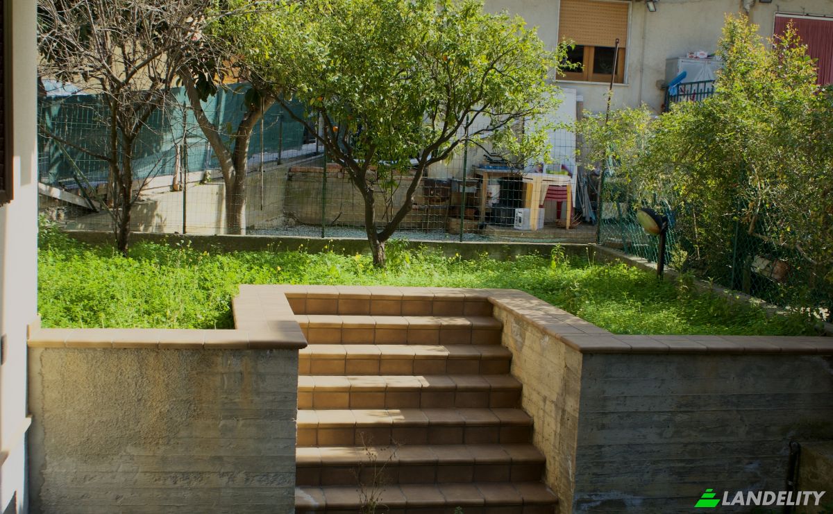 Triplex for Sale Via XXIV Maggio, 98070 Rocca di Capri Leone ME, Rocca di Capri Leone, Metropolitan City of Messina, Sicily, Italy. Photo 2