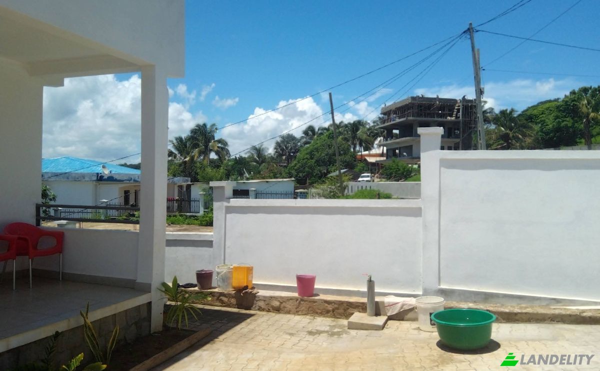 Villa for Sale Rue Monseigneur Jean Wolf, Antsiranana 201, Antsiranana, Antsiranana I, Diana, Madagascar. Photo 5
