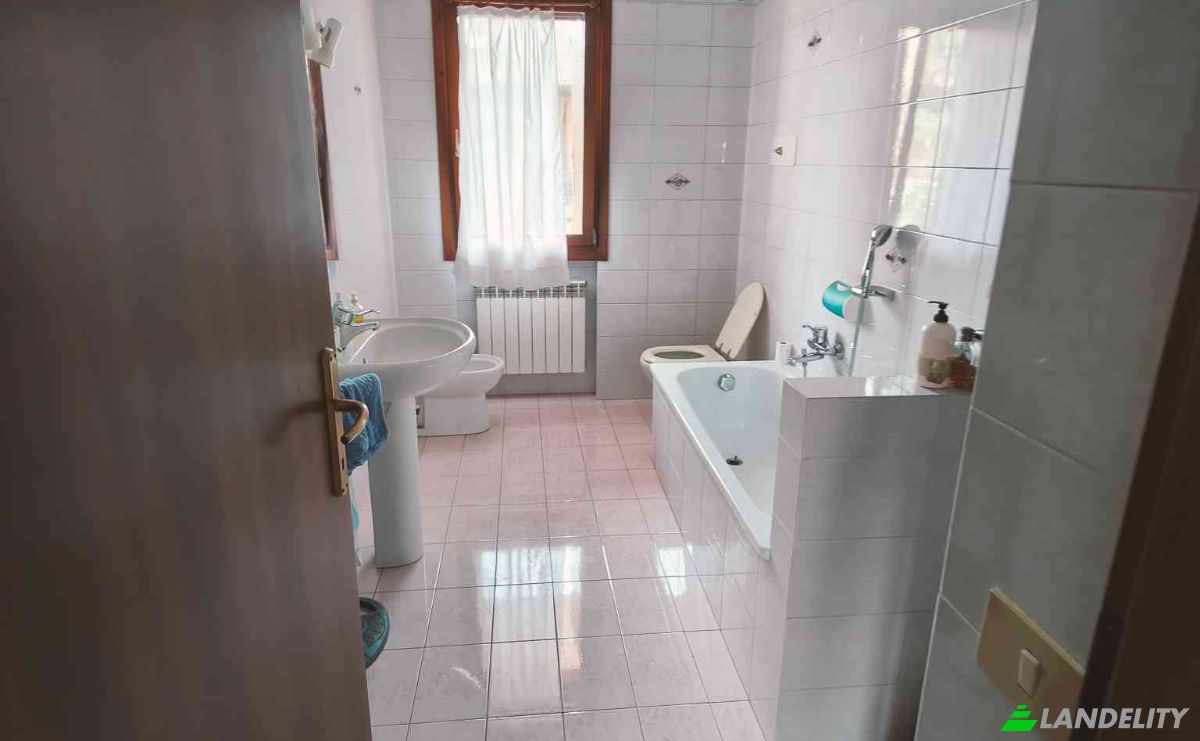 Townhouse for Sale Via Marin Sanudo, 30020 Marcon-Gaggio-Colmello VE, Gaggio, Metropolitan City of Venice, Veneto, Italy. Photo 9