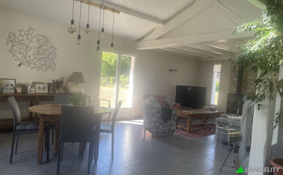 Villa for Sale 32 Chem de Lauray, 33830 Belin-Beliet, Belin-Beliet, Gironde, Nouvelle-Aquitaine, France. Photo 4