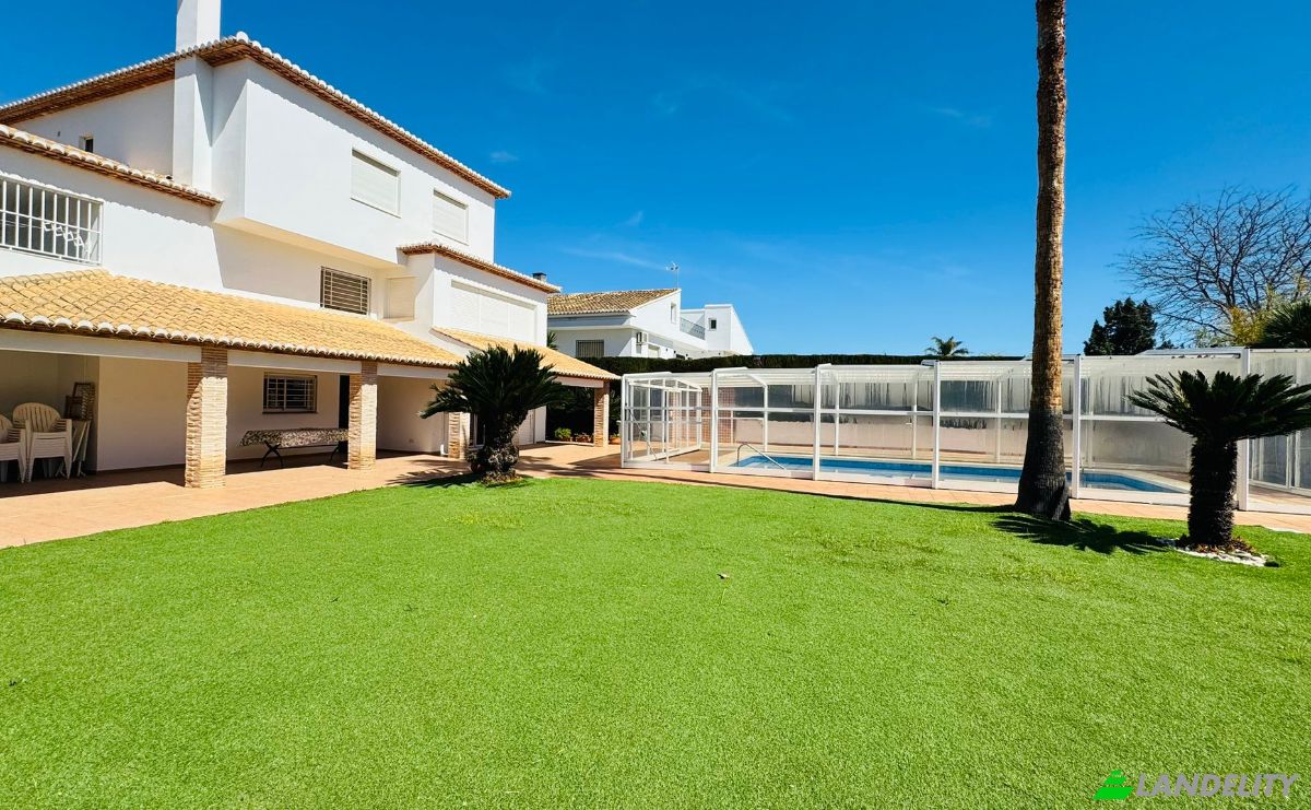 Villa for Sale Av Ernesto Paulino, Oliva, Valencia, Valencian Community, Spain. Photo 2