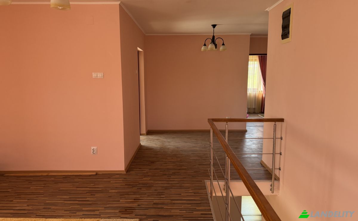 Villa for Sale Strada Debarcaderului 5a, 707317 Valea Adanca, Valea Adanca, Miroslava, Iasi County, Romania. Photo 7