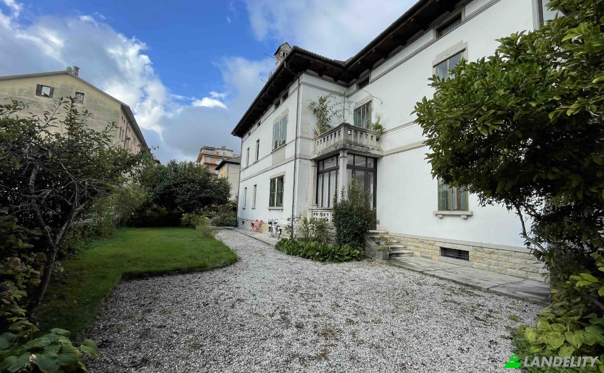Apartment for Sale Via Gaspare Diziani, 32100 Belluno BL, Belluno, Province of Belluno, Veneto, Italy. Photo 1