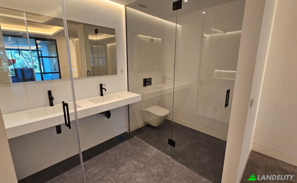 Apartment for Sale C Londres, Nueva Andalucia, Marbella, Malaga, Andalusia, Spain. Photo 17