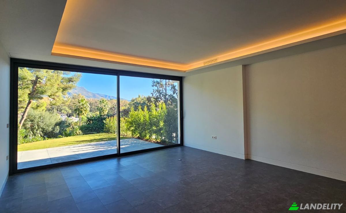 Apartment for Sale C Londres, Nueva Andalucia, Marbella, Malaga, Andalusia, Spain. Photo 20