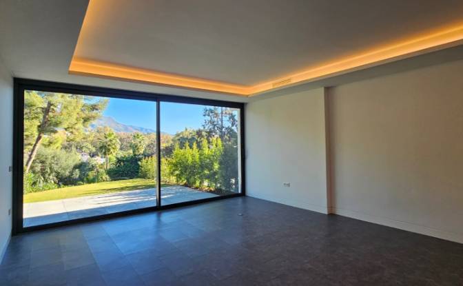 Apartment for Sale C Londres, Nueva Andalucia. Photo#20 Apartment for Sale C Londres, Nueva Andalucia. Photo#20