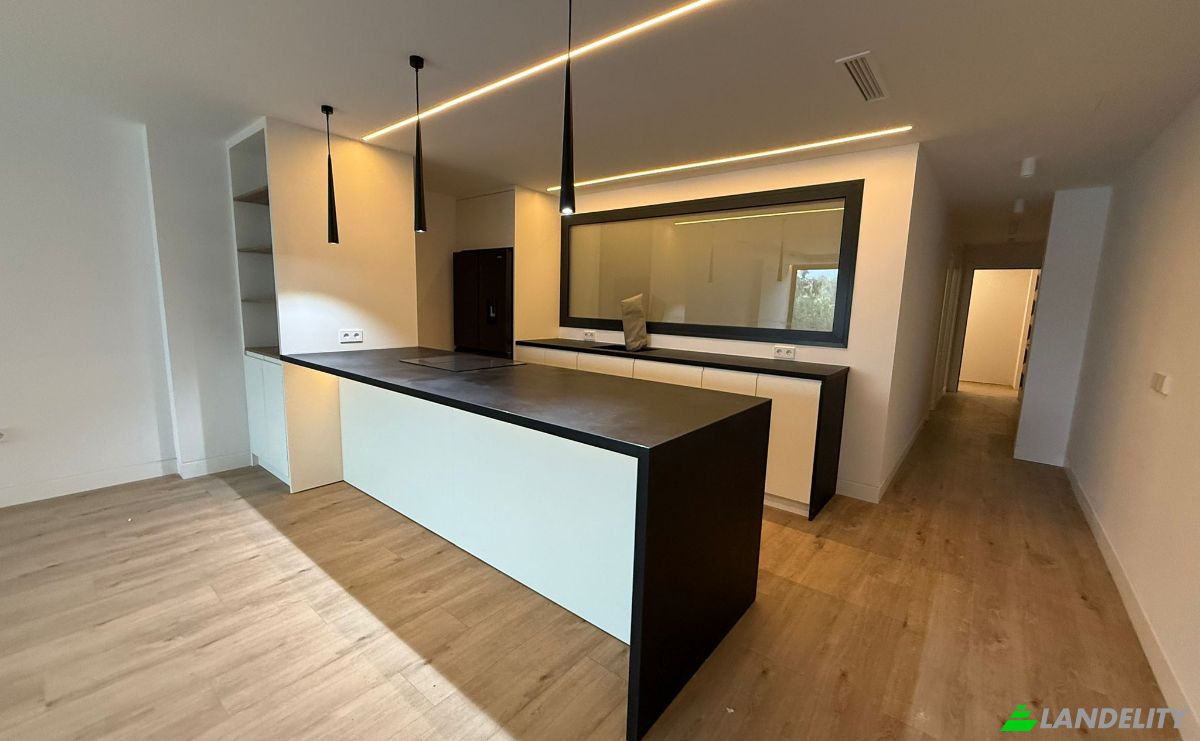 Apartment for Sale C Londres, Nueva Andalucia, Marbella, Malaga, Andalusia, Spain. Photo 22