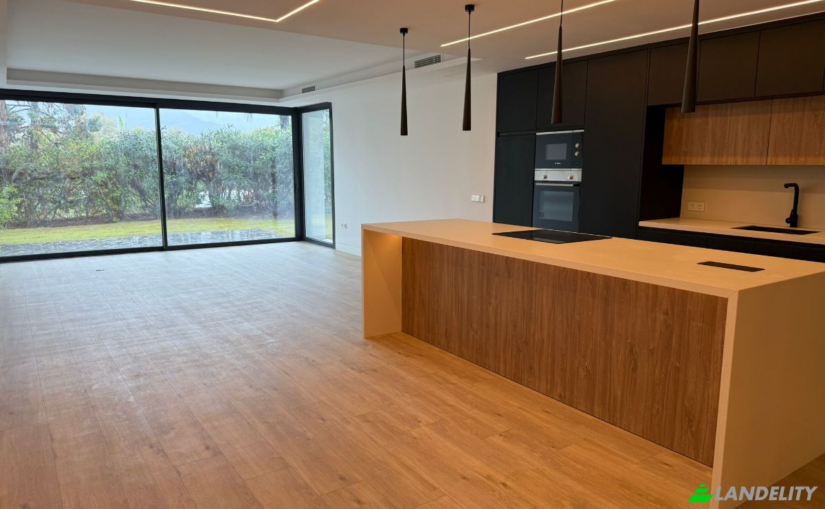 Apartment for Sale C Londres, Nueva Andalucia, Marbella, Malaga, Andalusia, Spain. Photo 14